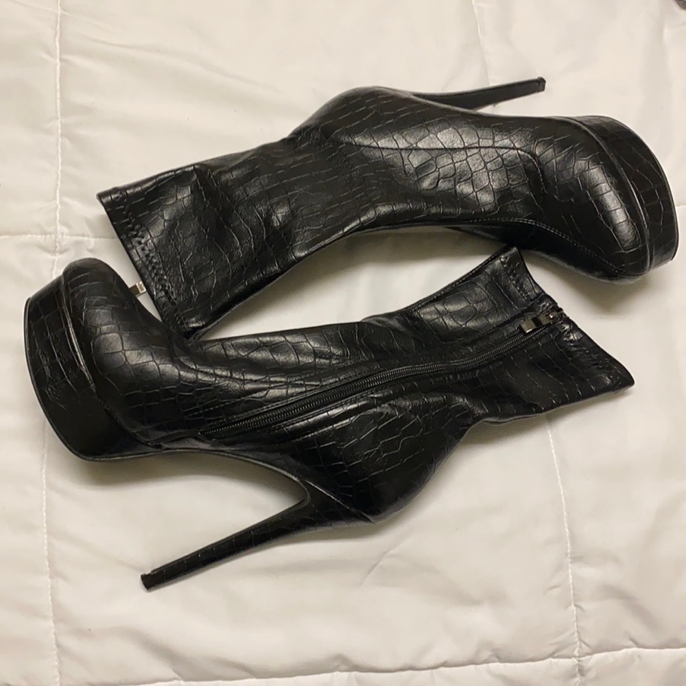 Black Simmi Croc print stiletto ankle boots.